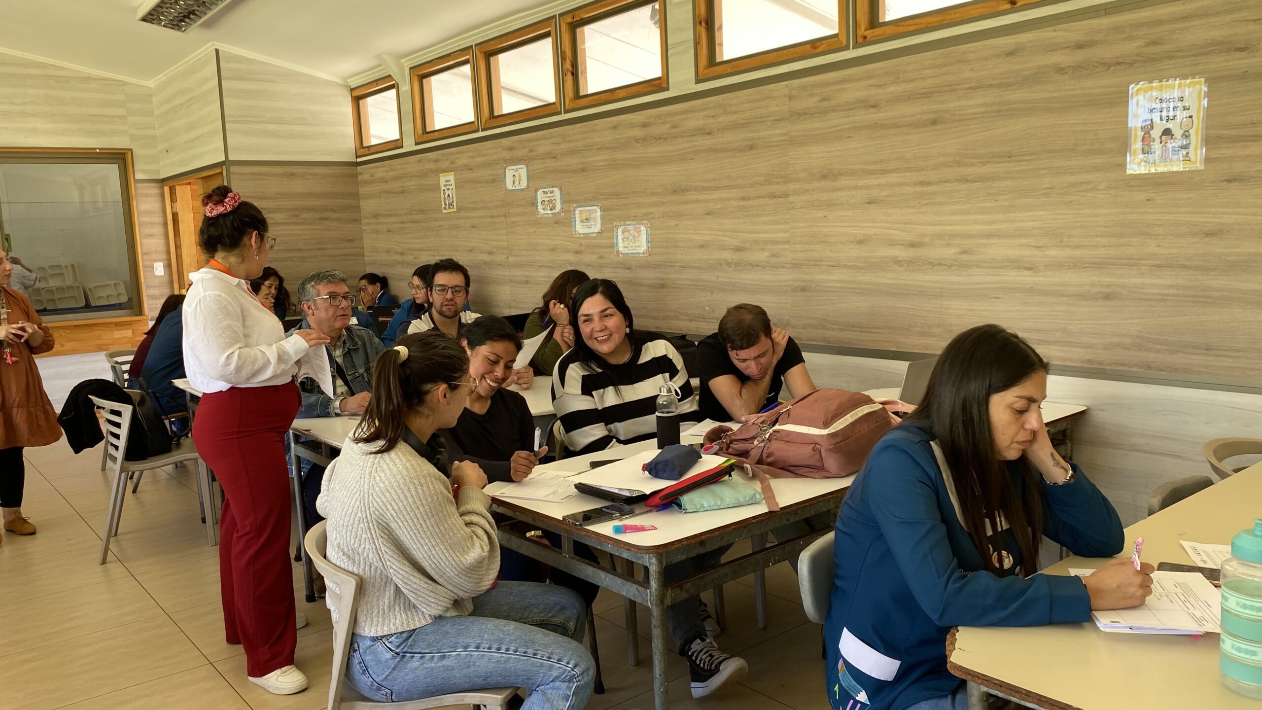 Más de 30 docentes del Colegio Charles Darwin participan en encuentro sobre Convivencia Escolar del programa A Convivir se Aprende